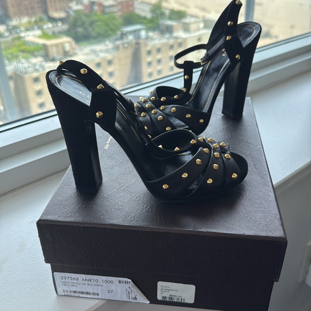 Gucci scamosciat sandal 37